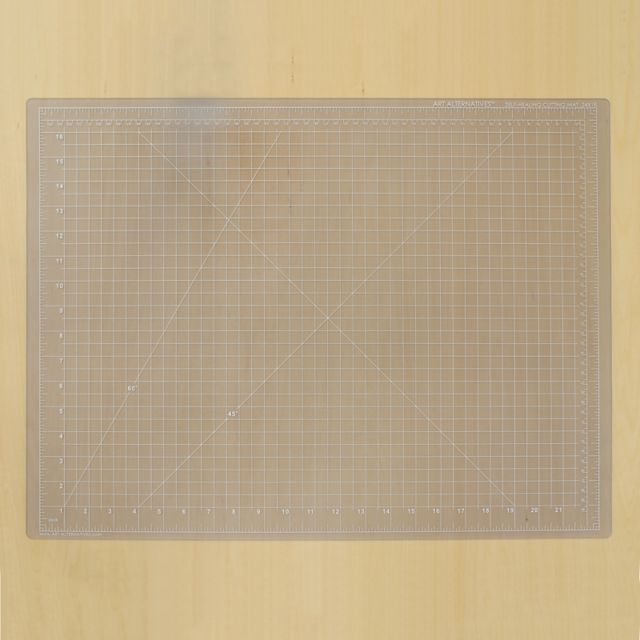 CUTTING MAT 12X18 TRN